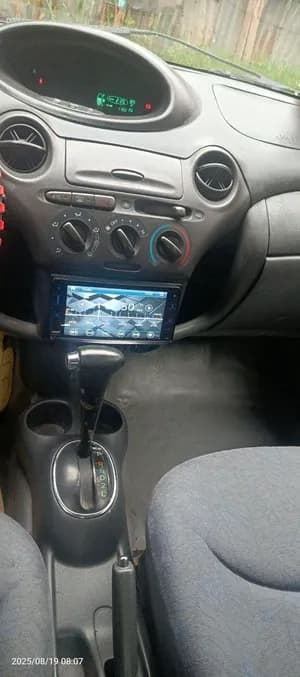 Toyota Vitz 2003