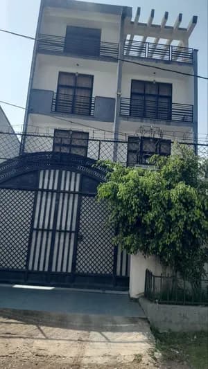 250ካሬ G+3