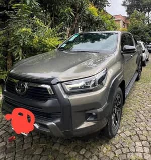 Toyota Invincible Double Cab 2021