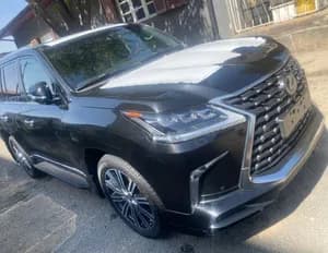 Lexus LX-570 2023 SUV