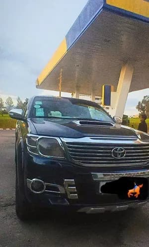 Toyota Hilux Double Cab 2013