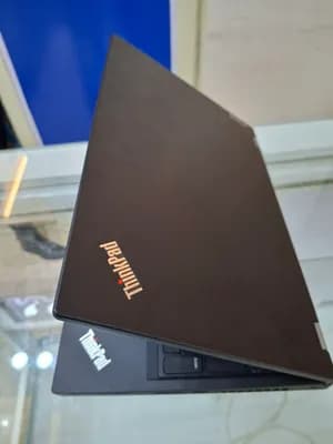 LENOVO Thinkpad Workstation