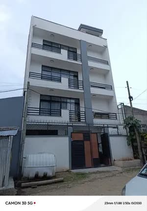 G+4 ቤት