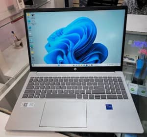 HP Notebook 15.6 Core i7-1240P