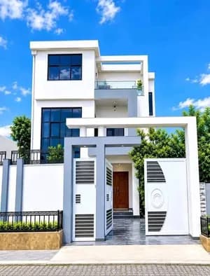 Modern 6 Bedroom House for Sale