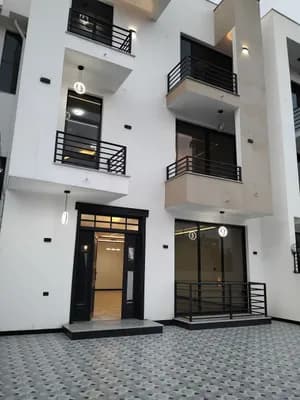Modern G+2 House Ayat