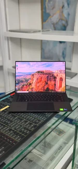 Dell Precision 5560 Laptop i9 16GB 512GB