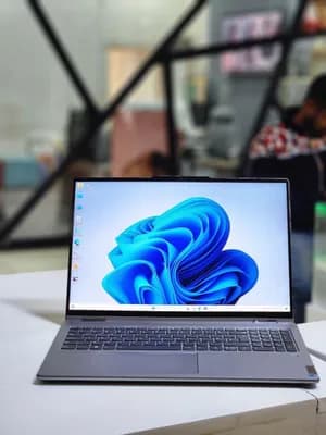 Lenovo Yoga 7i 13th Gen