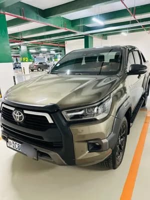 Toyota Invincible Double Cab Hybrid 2025