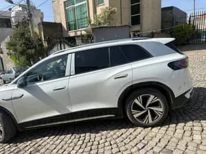 VOLKSWAGEN ID.6 Crozz Pro EV 2024