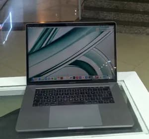 Apple MacBook Pro 2017 15-inch